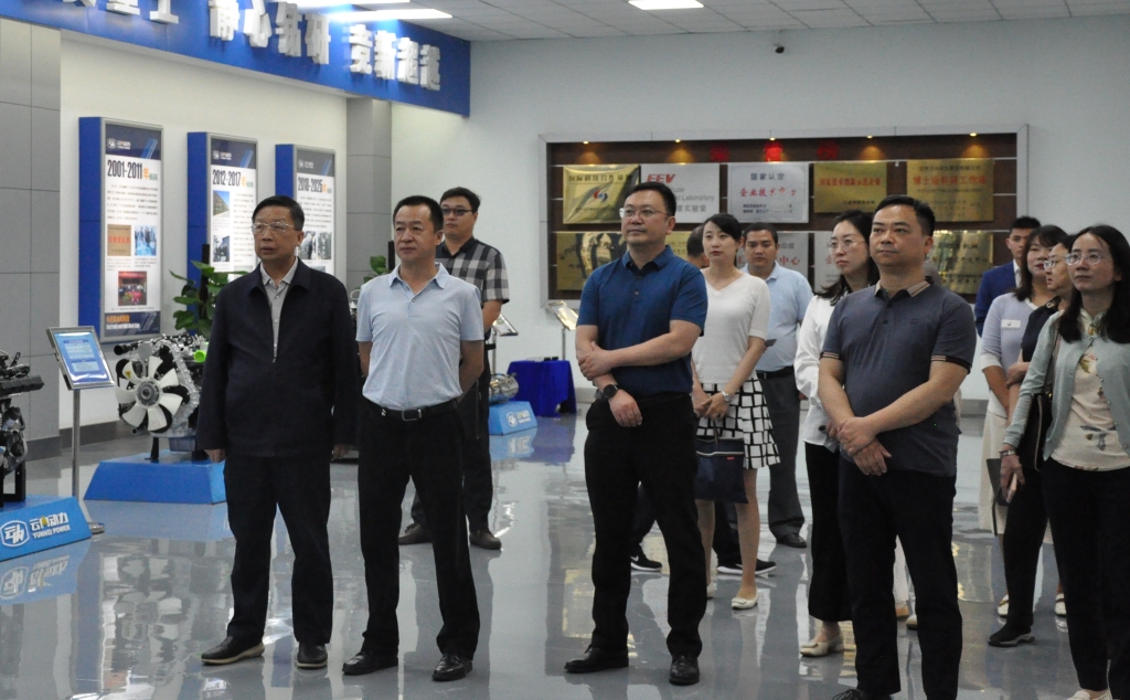 昆明市国资委党组书记王磊一行到云南bifa必发集团动力集团有限公司发展调研